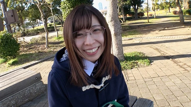 J○お散歩4「おじさん、私に本当のエッチを教えてください」 ～超おっとりした性格と裏腹にびっくりするほどすけべなキスをする、天性のドすけべ、天性のキス魔女子校生～ 塚本あみ