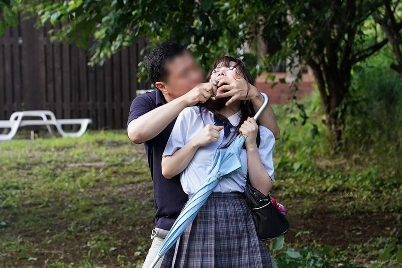 女子校生が媚薬を盛られ、野外で異物オナニーから媚薬アクメセックス【PIYO-044】